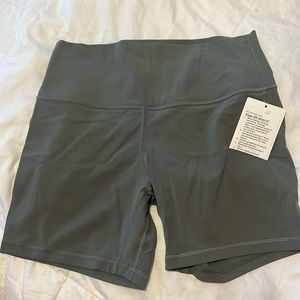 NWT NEW WITH TAGS Lululemon 6” Align HR Shorts Size 12